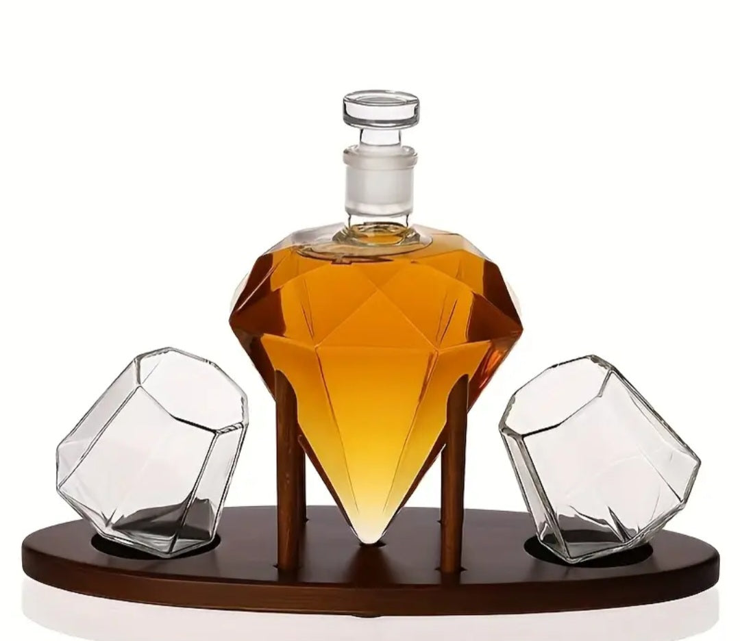 Luxury Diamond Glass Decanter Set with 2 Glasses
