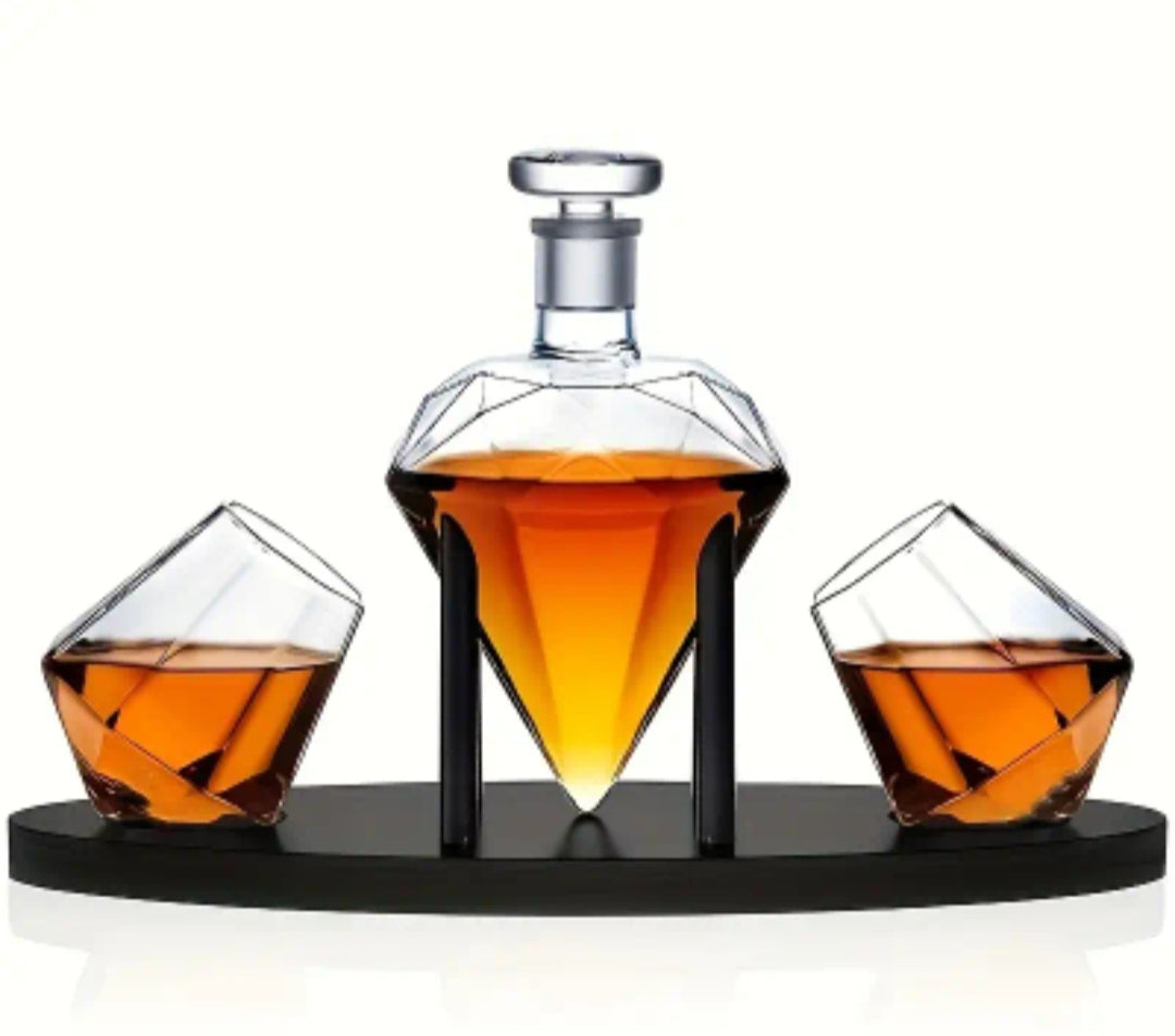 Luxury Diamond Glass Decanter Set with 2 Glasses