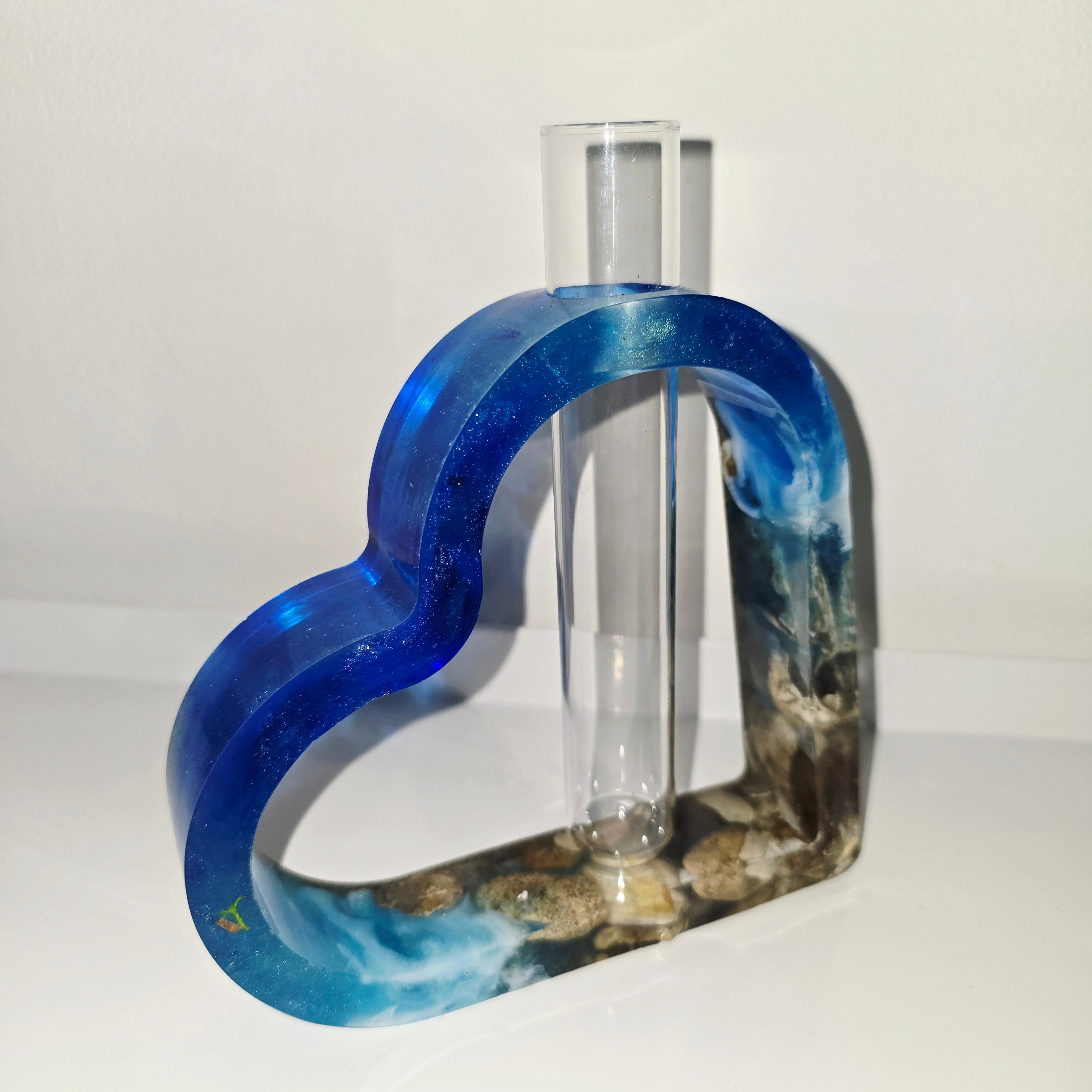 Handmade Epoxy Resin Heart Decor with Glass Tube – Modern Home Ornament (17 × 15 cm)