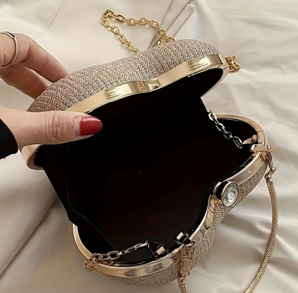 Elegant Heart-Shaped Evening Clutch – Women’s Chain Crossbody Bag