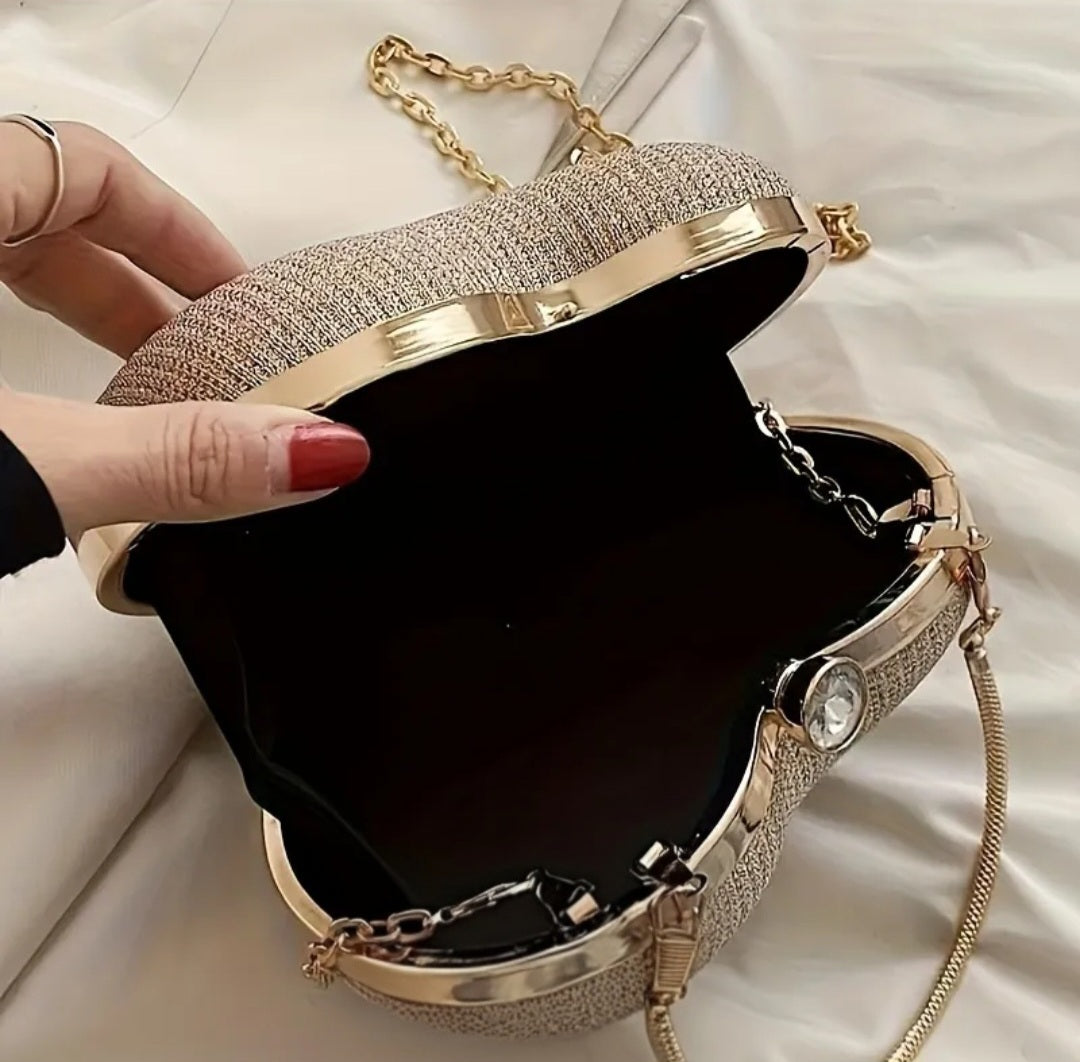 Elegant Heart-Shaped Evening Clutch – Women’s Chain Crossbody Bag