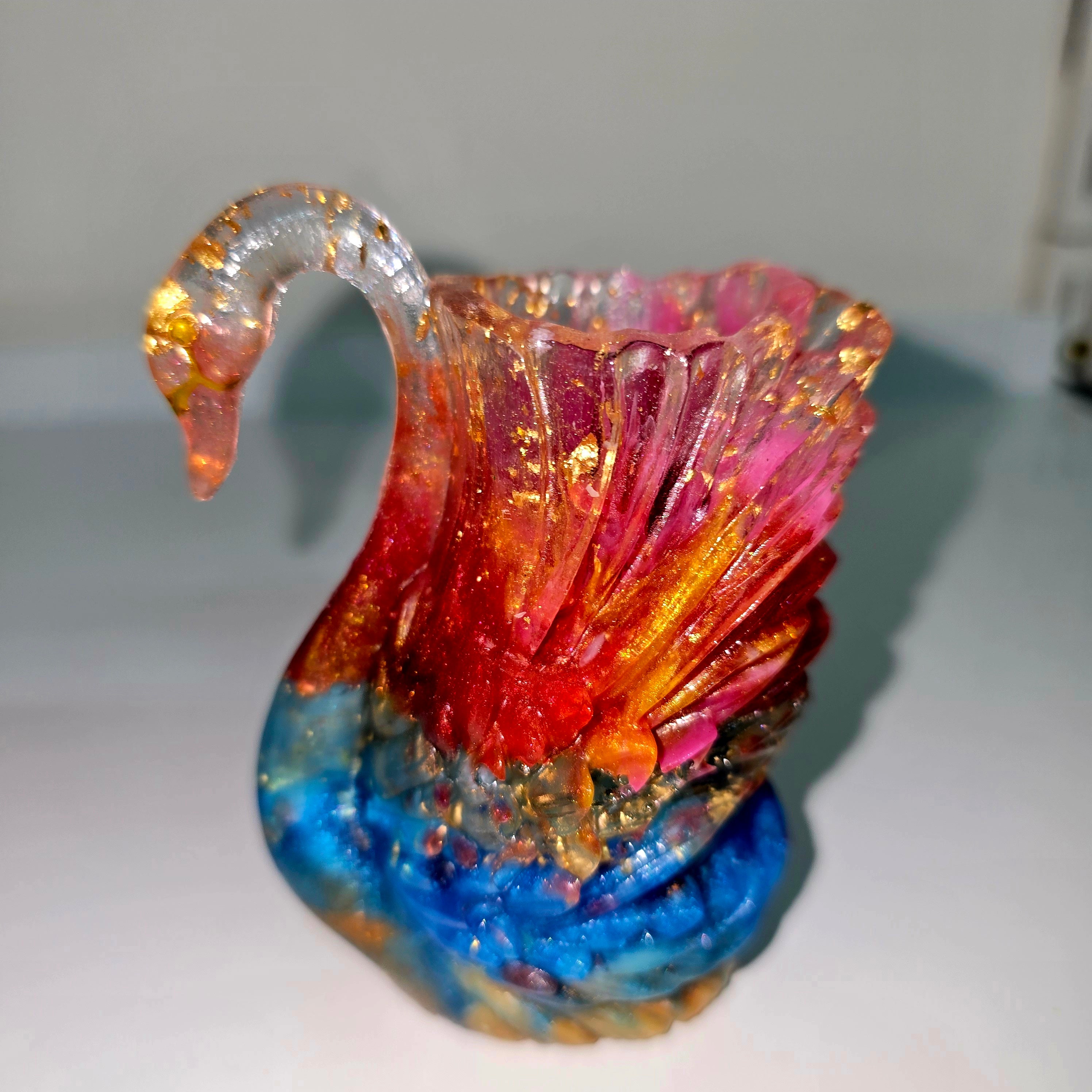 Handmade Epoxy Resin Swan Mini Vase – Decorative Home Accent (Approx. 10 cm)