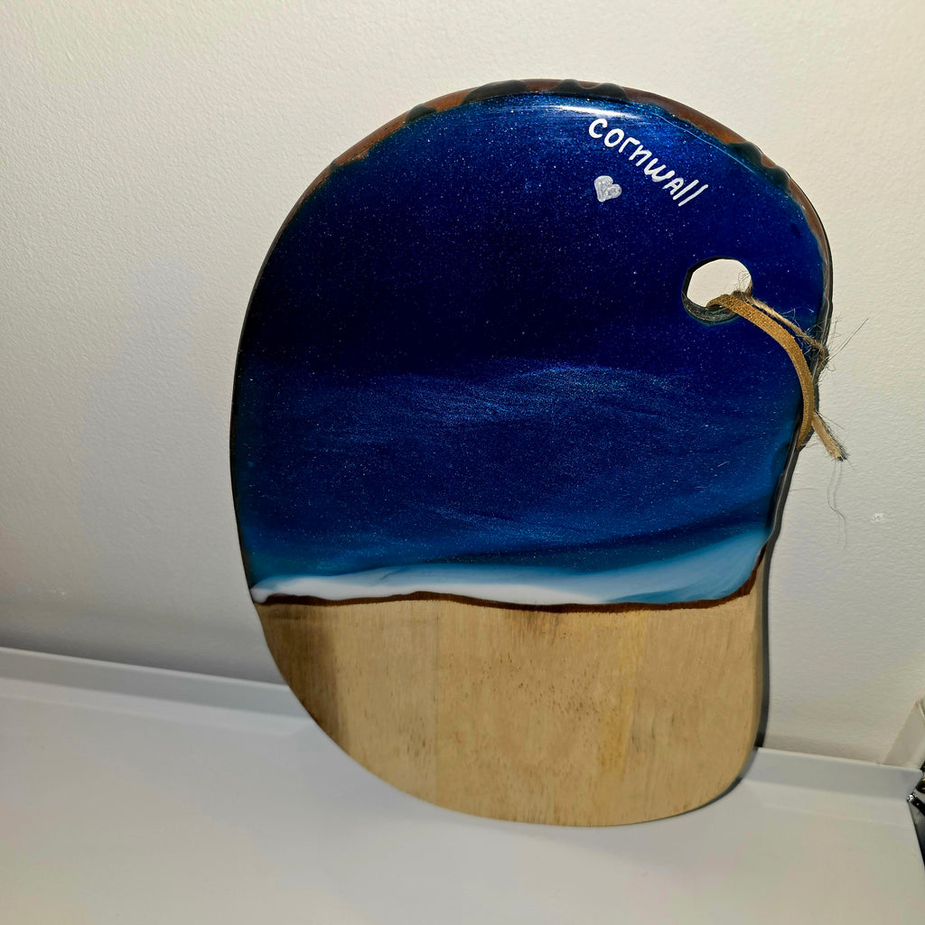 🌊 Handmade Wooden Serving Board with Resin Art – Ocean Style Design (30 × 20 cm)