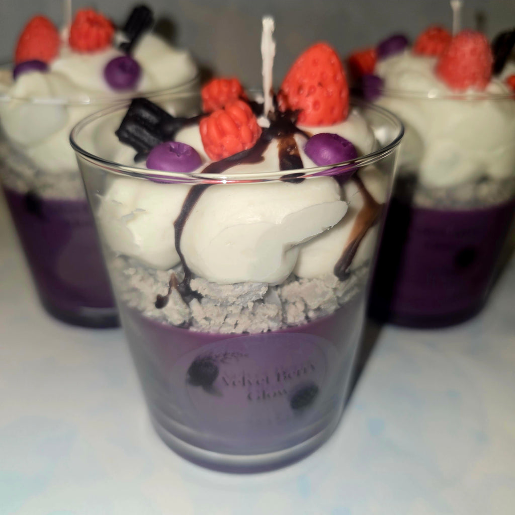 Handmade dessert-style candle in glass, 220 ml