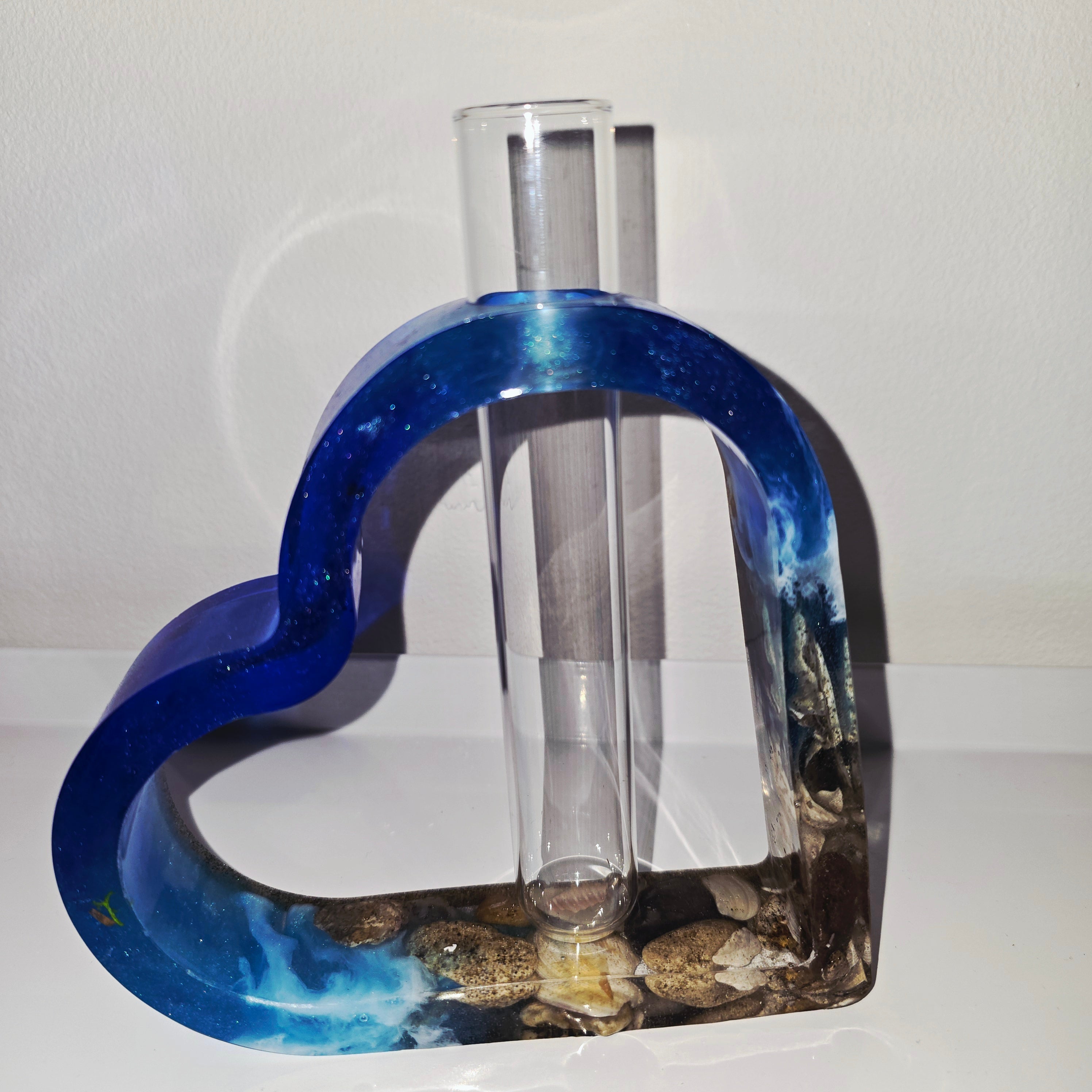 Handmade Epoxy Resin Heart Decor with Glass Tube – Modern Home Ornament (17 × 15 cm)