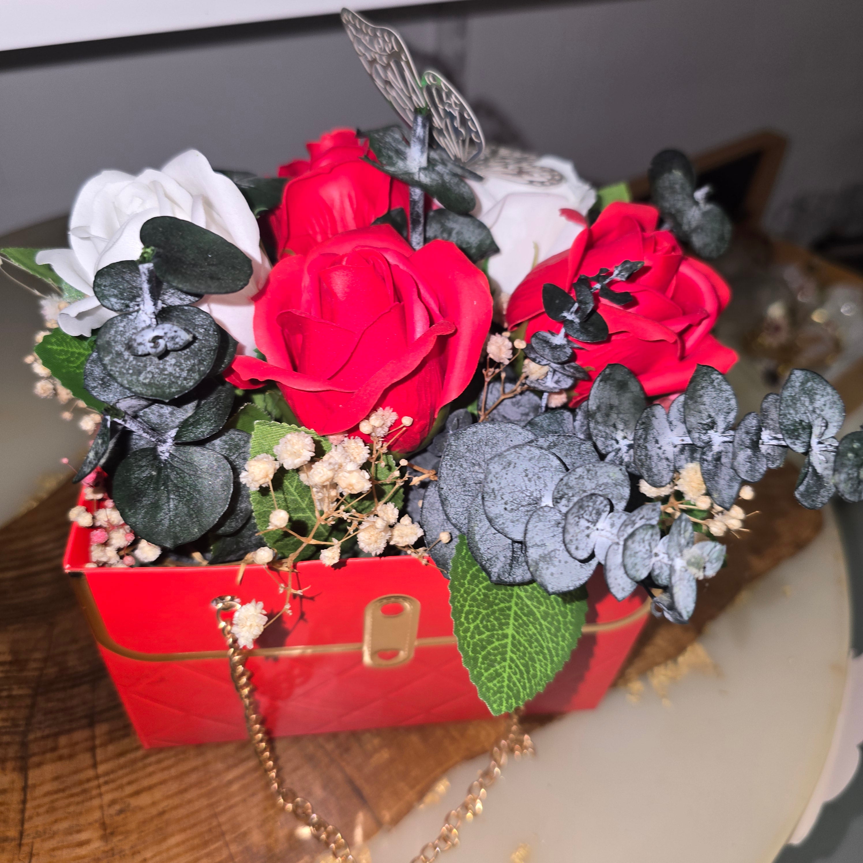 Luxury Gift Box with Eternal Roses and Natural Dried Flowers