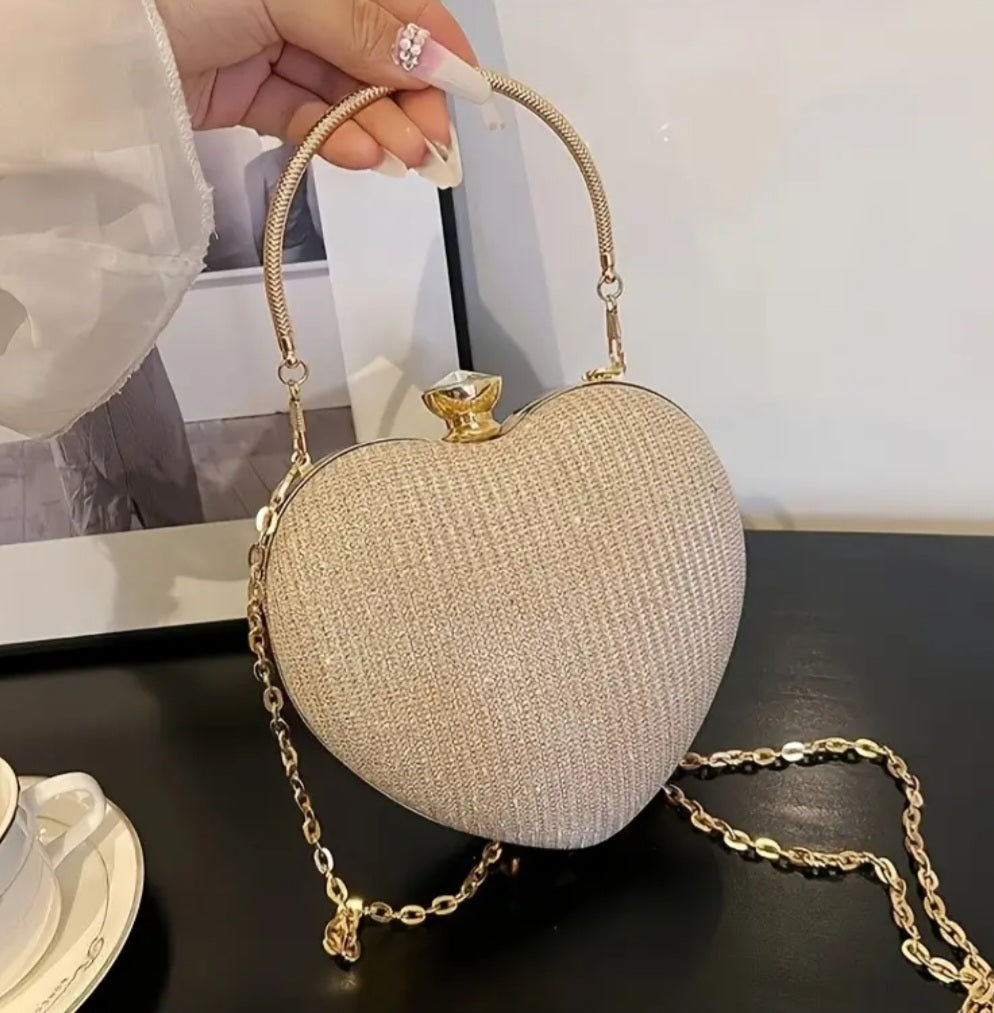 Elegant Heart-Shaped Evening Clutch – Women’s Chain Crossbody Bag
