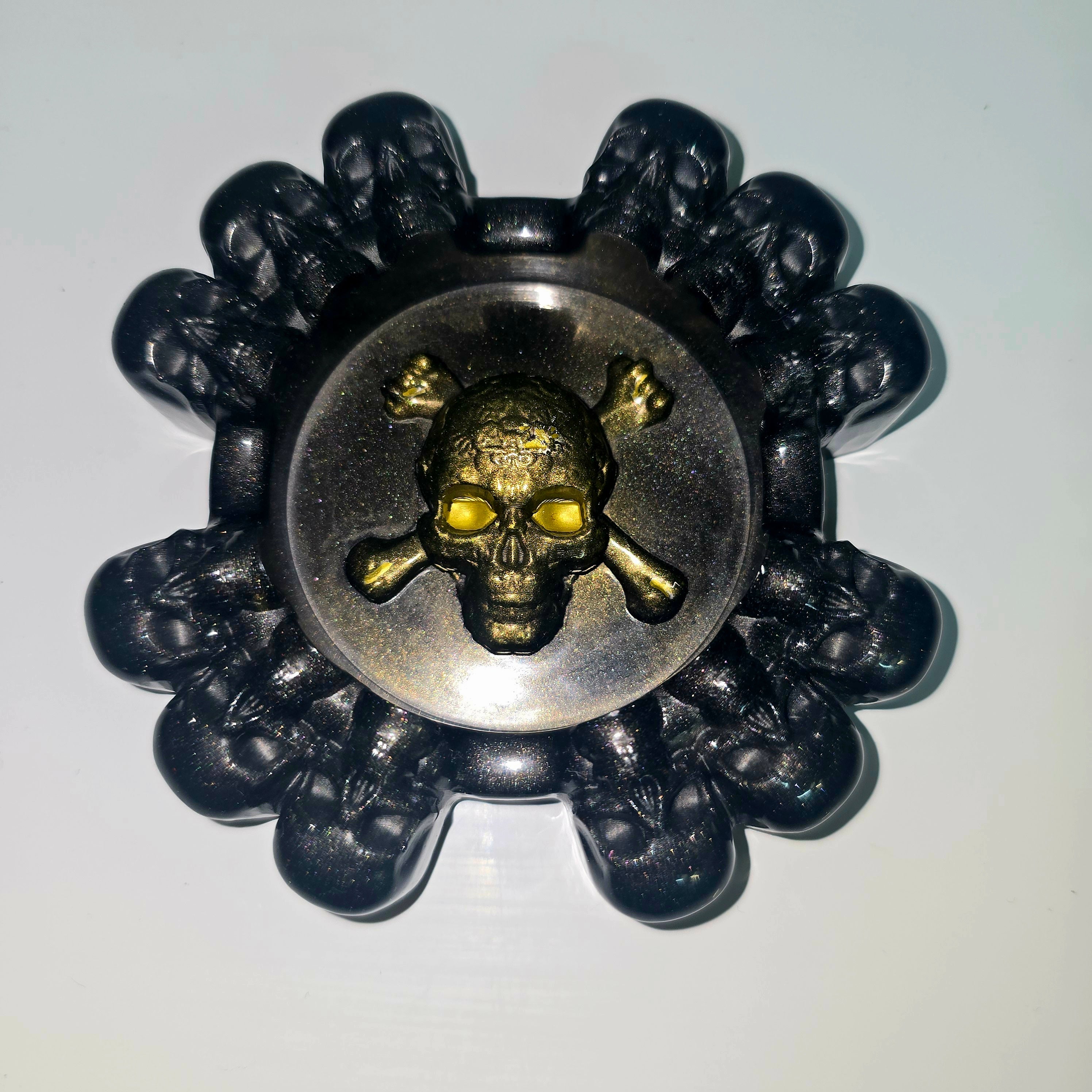 Handmade Skull Ashtray – Resin Gothic Home Decor, 12 cm Round, Unique Colors