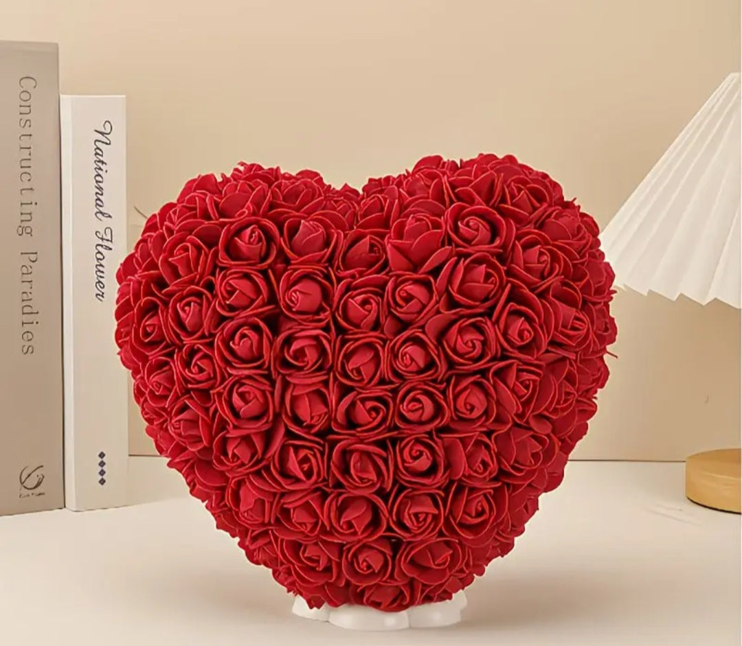 Heart-Shaped Artificial Rose Decoration – Romantic Gift (16 × 16 cm)
