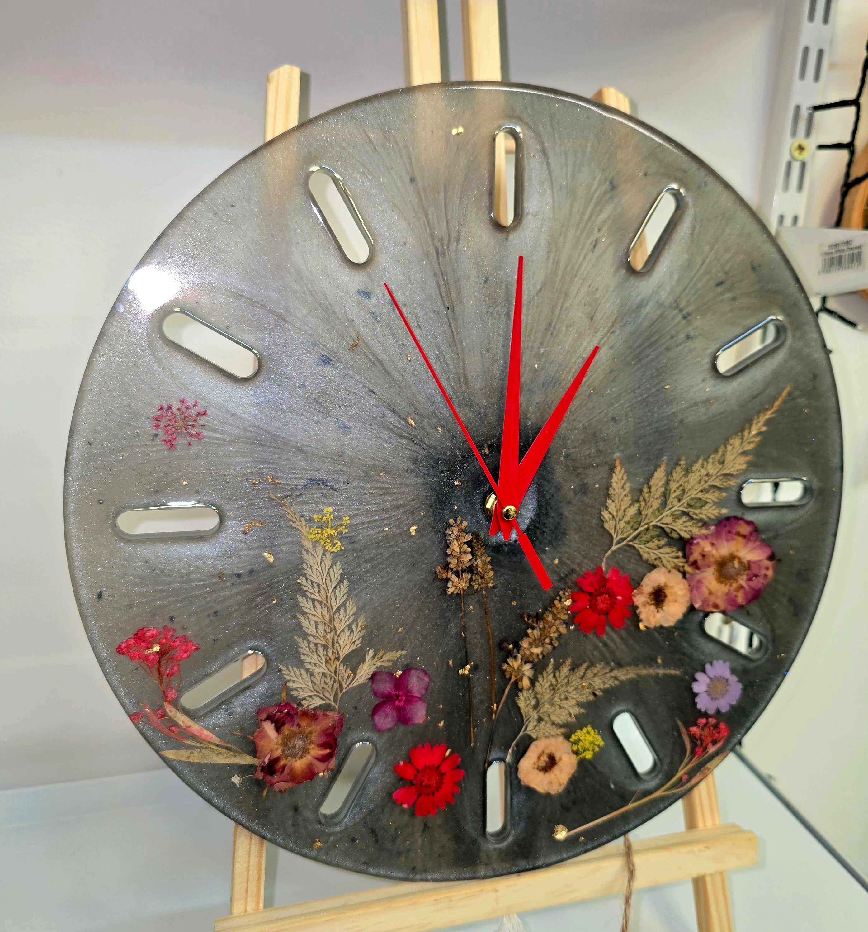 Handmade Epoxy Resin Wall Clock with Natural Dried Flowers – 30 cm
