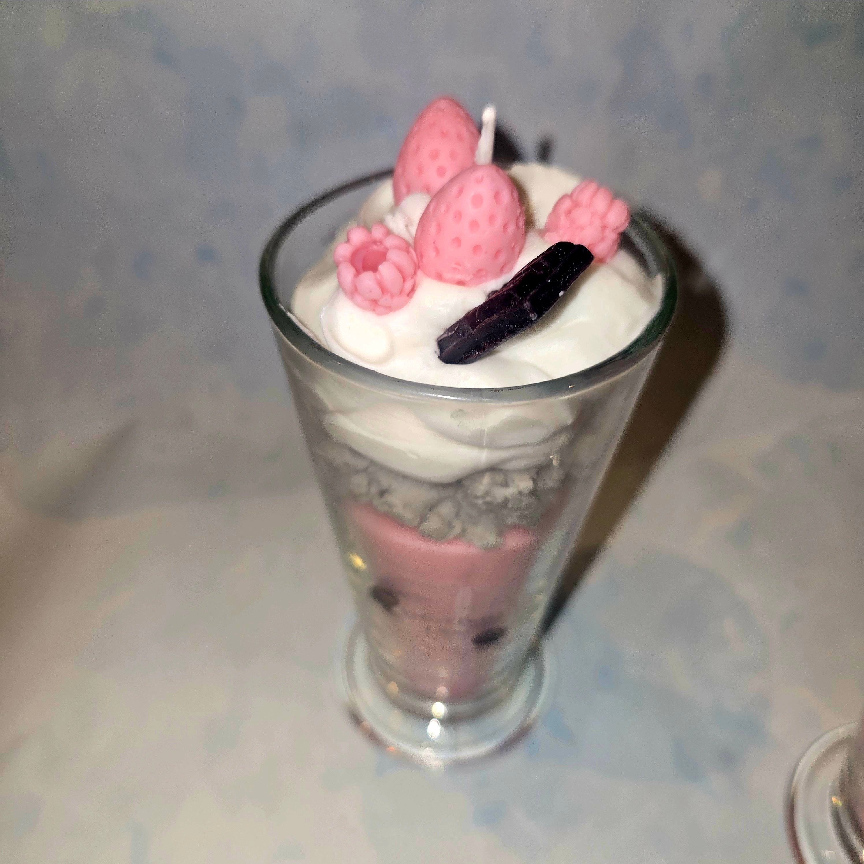 Luxury Handmade Dessert Candle 250ml – Velvet Berry Glow Gift Candle