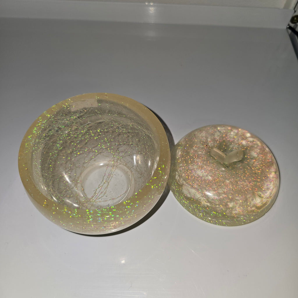 Apple-Shaped Jewellery Box – Handmade Resin Trinket Box (Assorted Colours)
