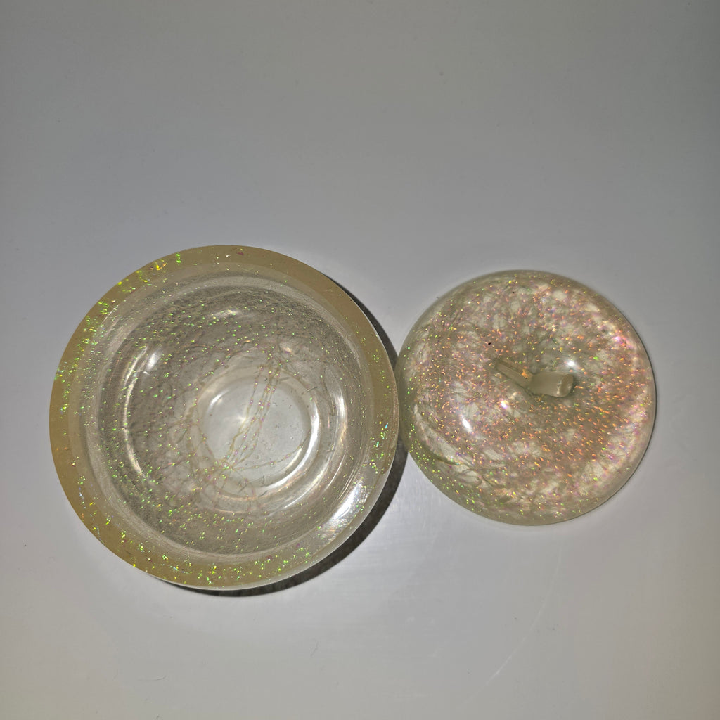 Apple-Shaped Jewellery Box – Handmade Resin Trinket Box (Assorted Colours)