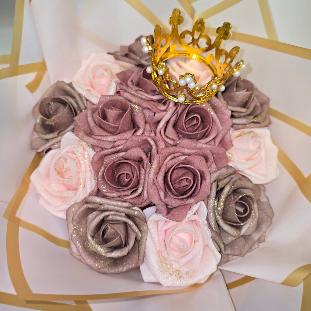 Eternal Rose Bouquet with Decorative Crown – 15 Preserved Roses