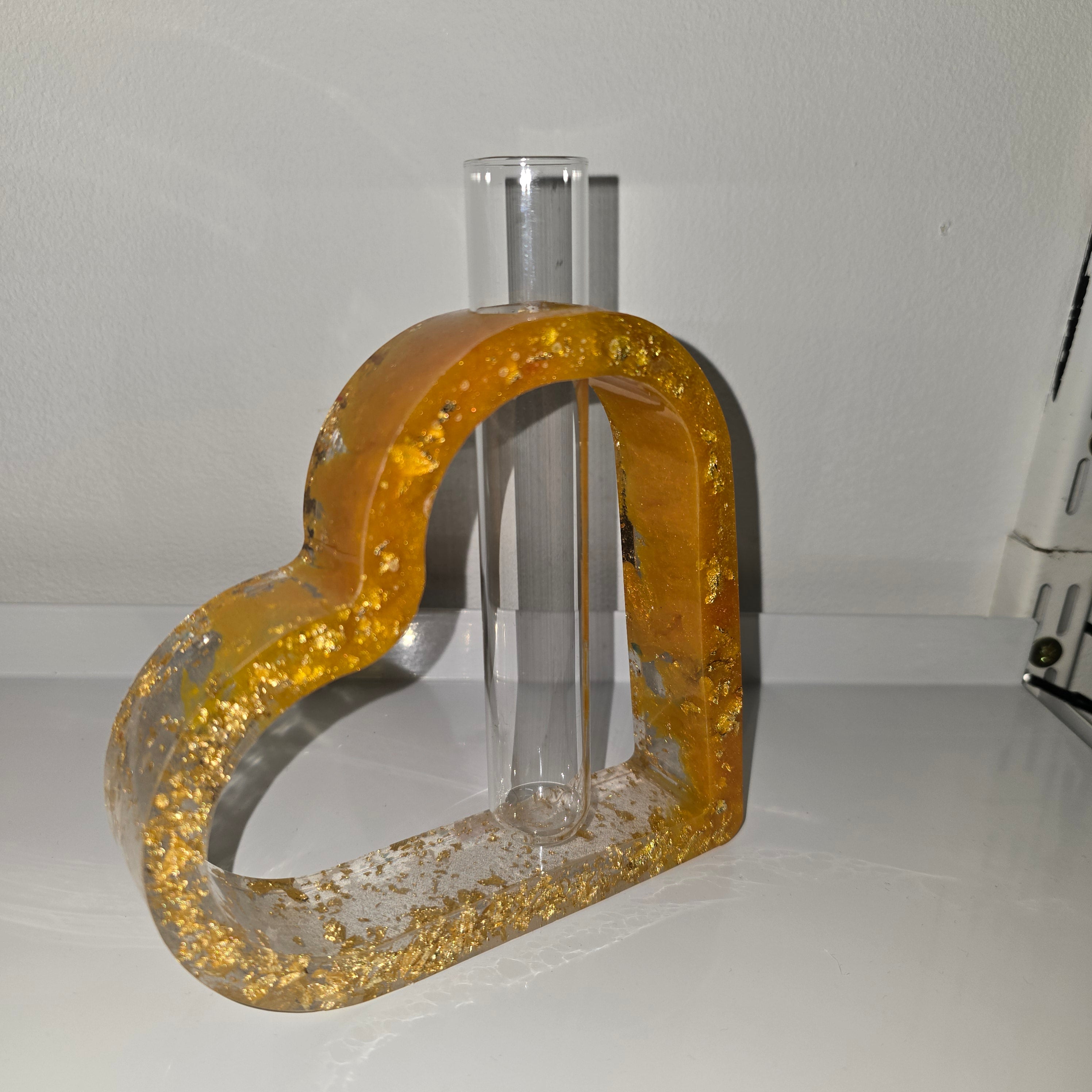 Handmade Epoxy Resin Heart Decor with Glass Tube – Modern Home Ornament (17 × 15 cm)