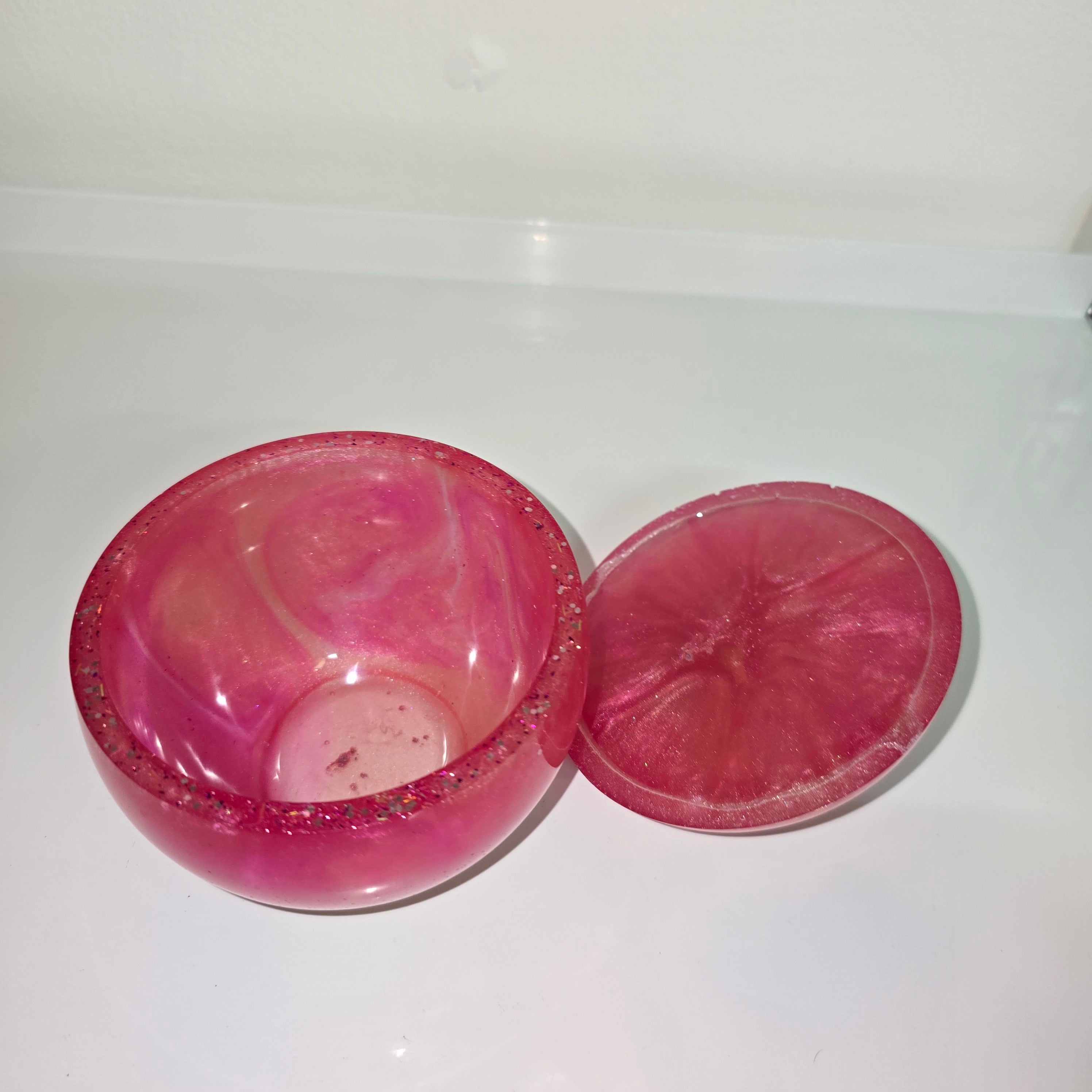 Apple-Shaped Jewellery Box – Handmade Resin Trinket Box (Assorted Colours)