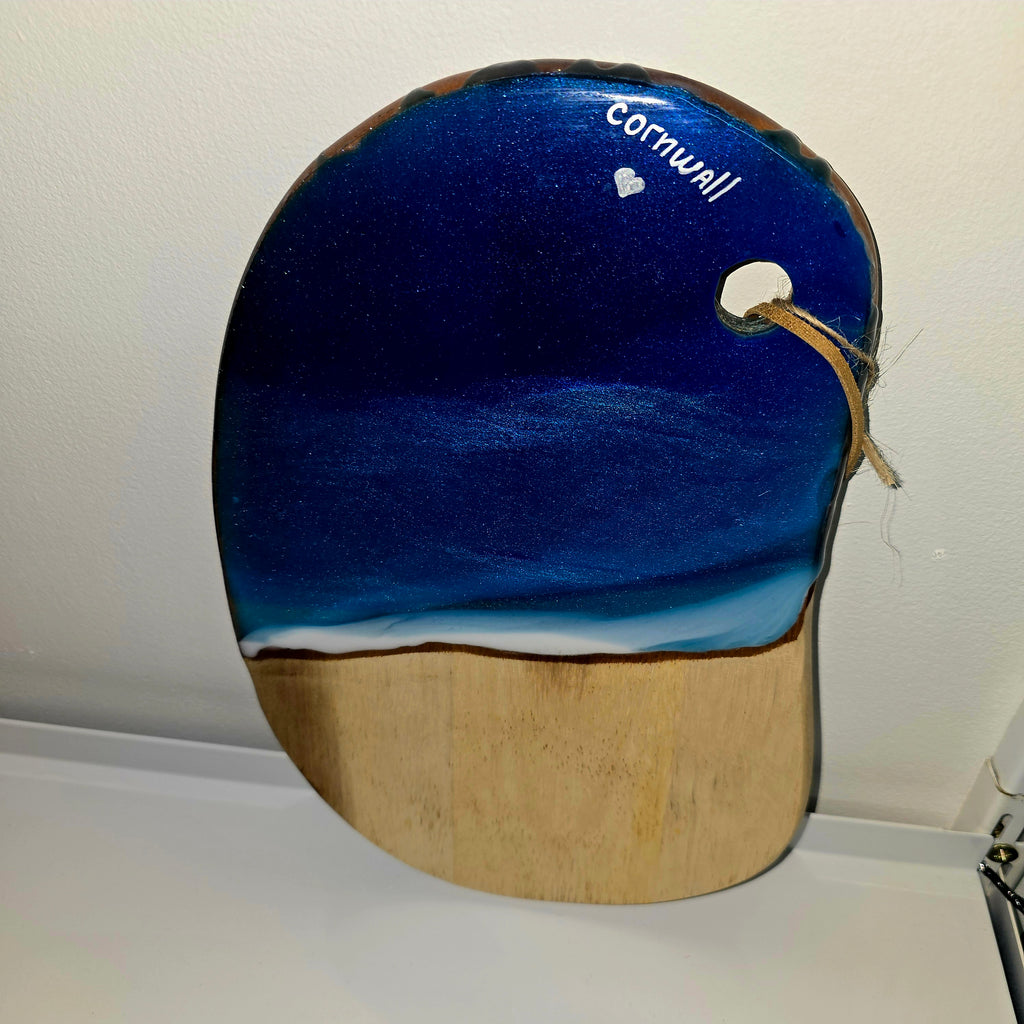 🌊 Handmade Wooden Serving Board with Resin Art – Ocean Style Design (30 × 20 cm)