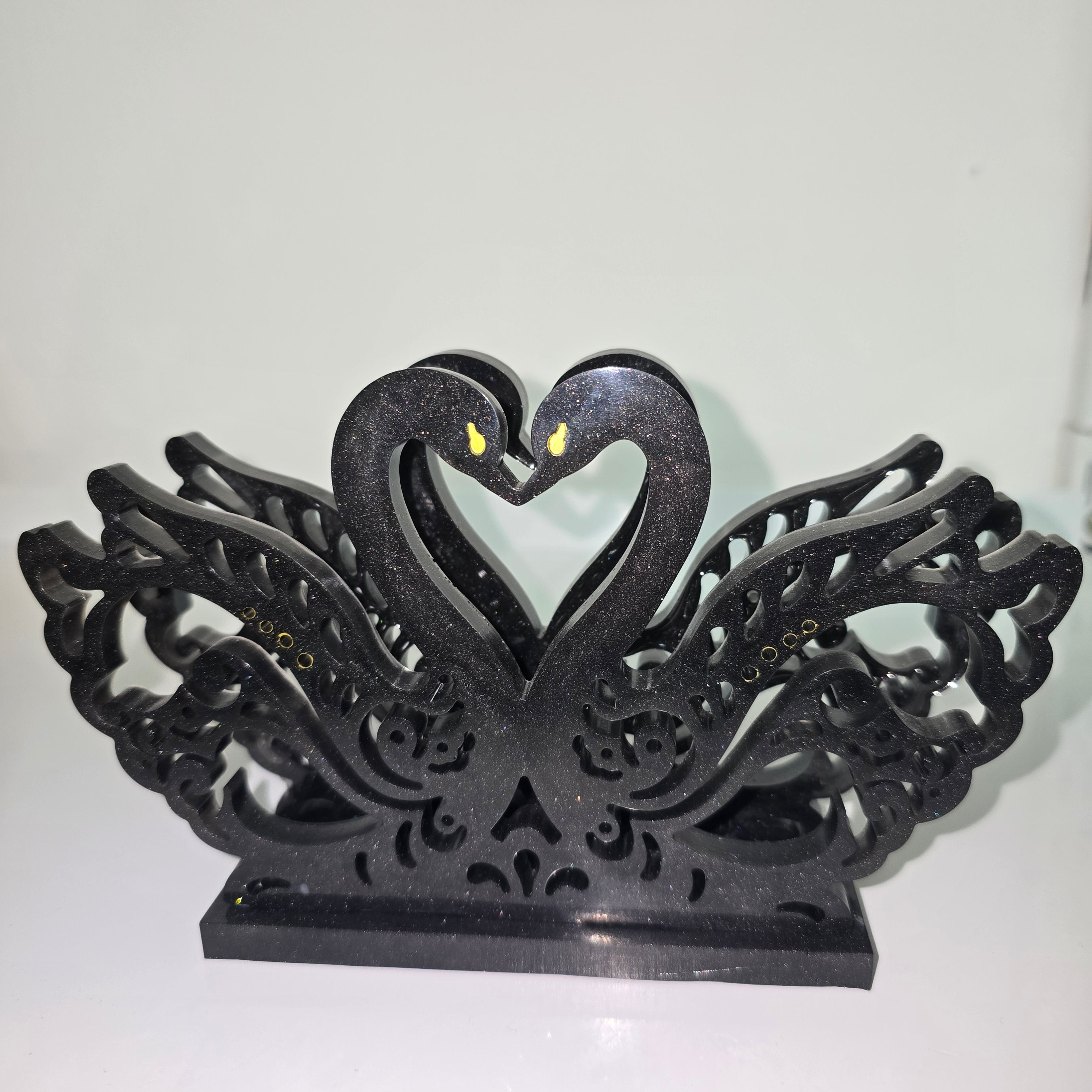 🦢🦢 Decorative Napkin Holder with Two Swans & Heart Design – Elegant Table Decor