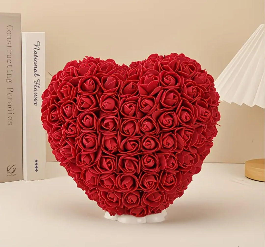 Heart-Shaped Artificial Rose Decoration – Romantic Gift (16 × 16 cm)