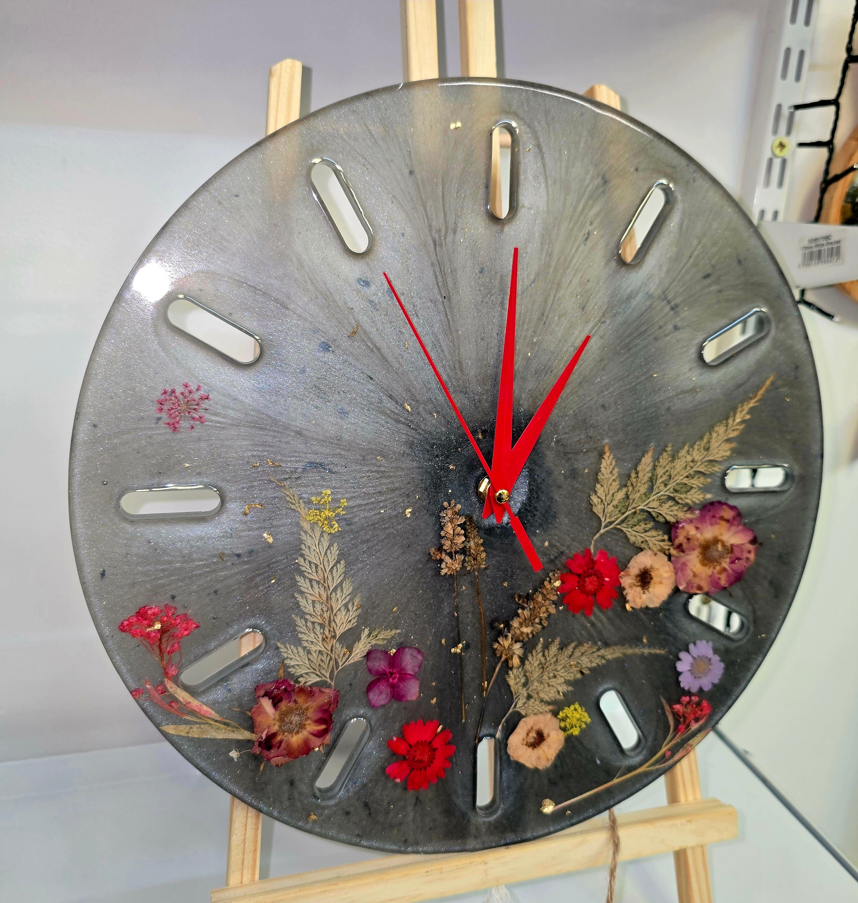 Handmade Epoxy Resin Wall Clock with Natural Dried Flowers – 30 cm