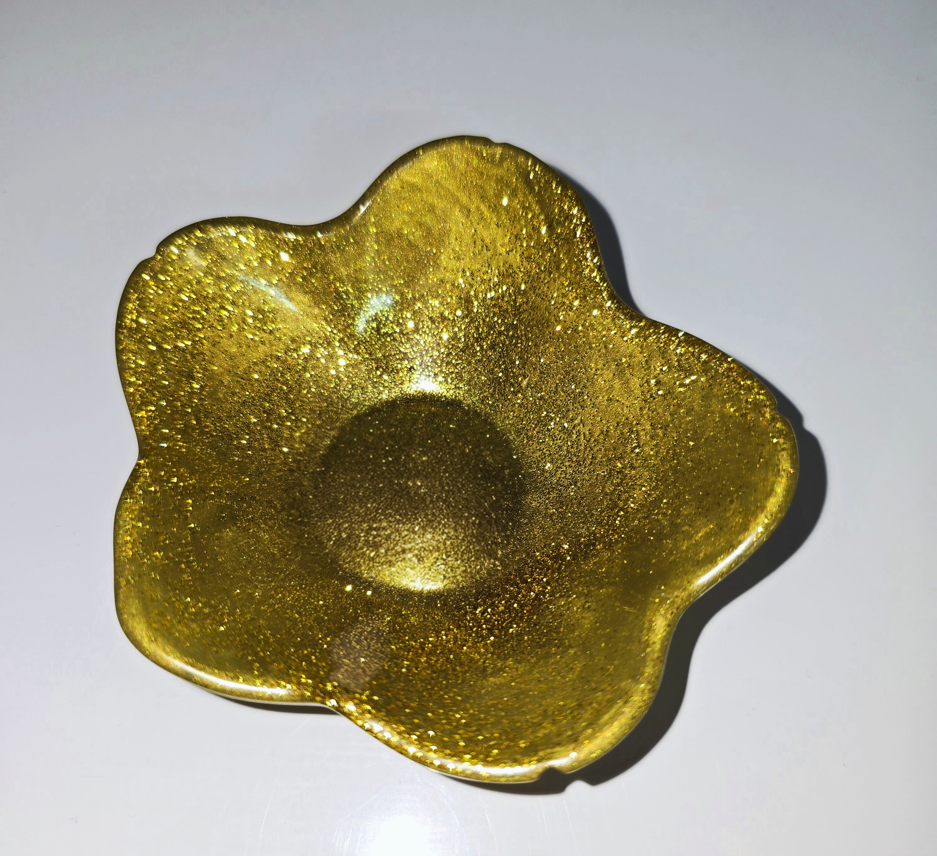 Handmade Resin Tealight Holder – Small Decorative Candle Base (9 cm)