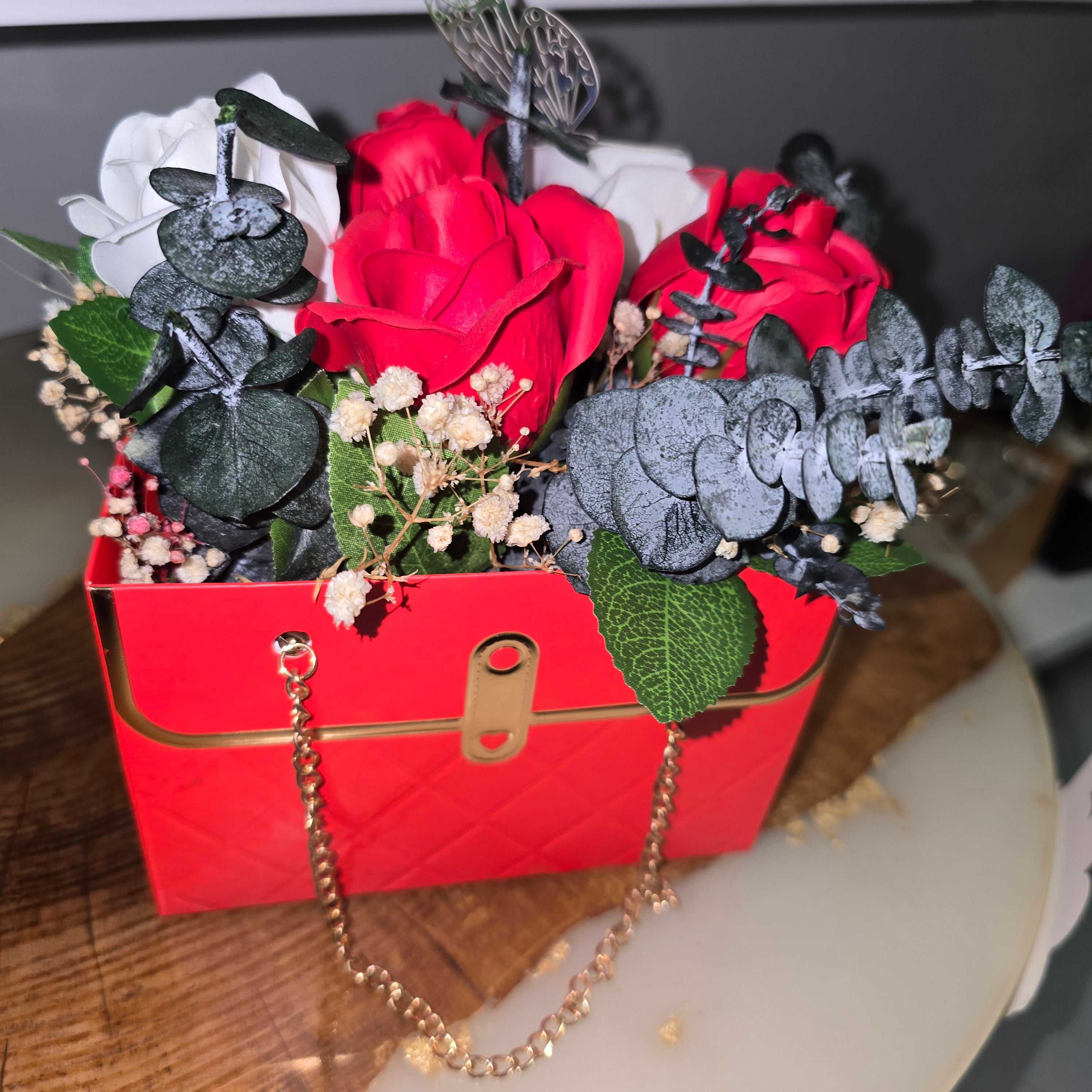 Luxury Gift Box with Eternal Roses and Natural Dried Flowers