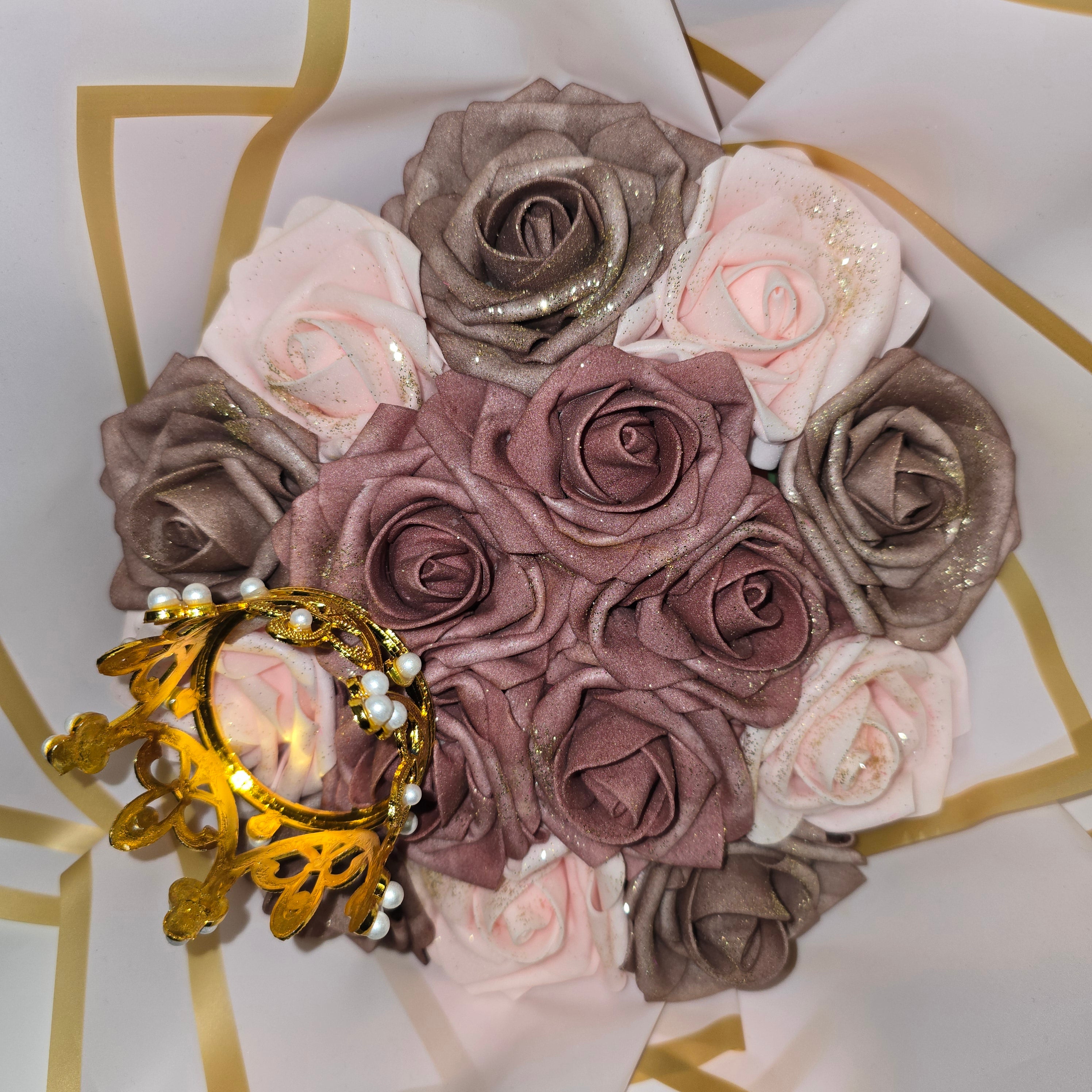 Eternal Rose Bouquet with Decorative Crown – 15 Preserved Roses