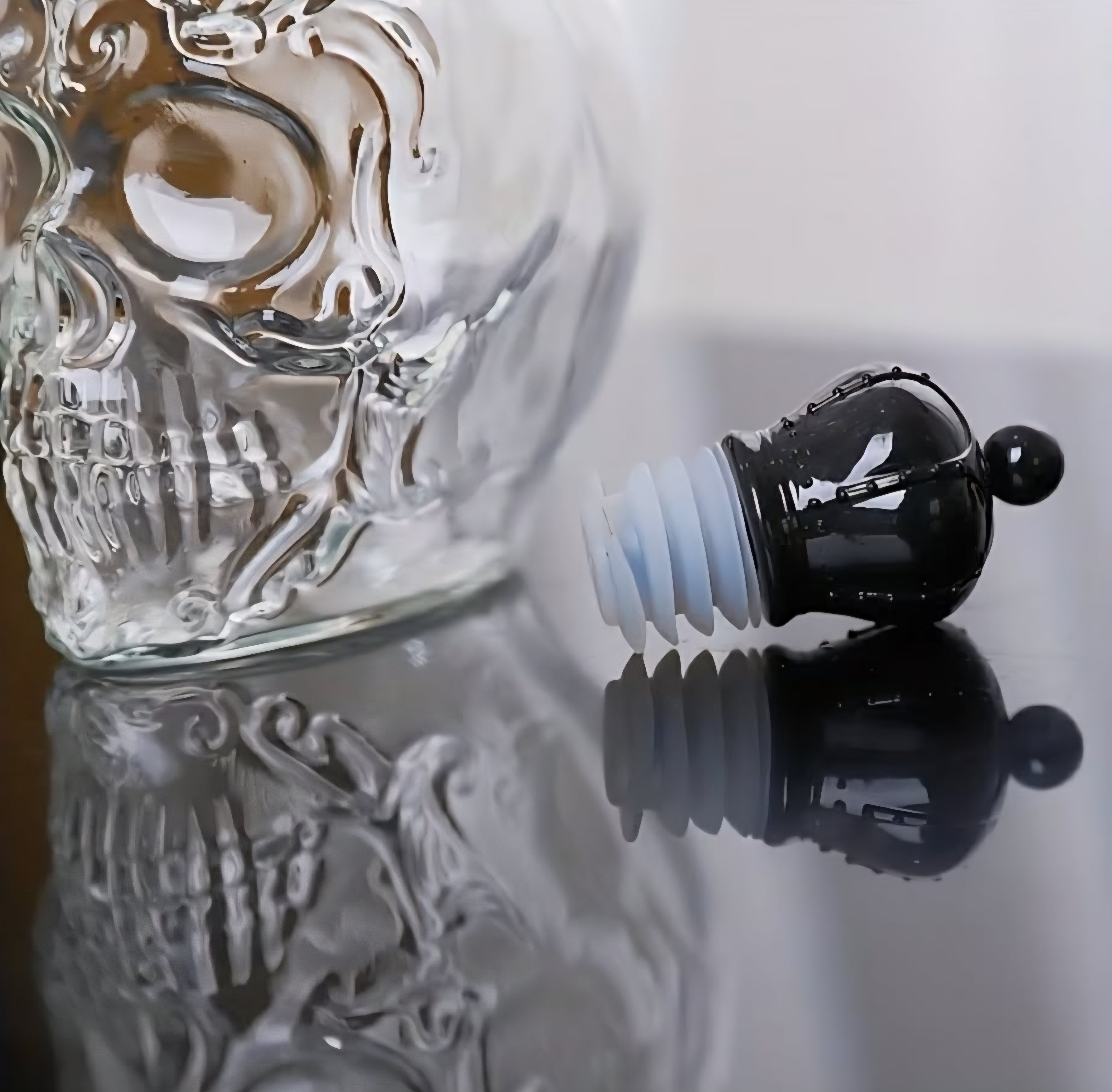 Skull Glass Bottle Set with 3 Skull Shot Glasses – 320 ml