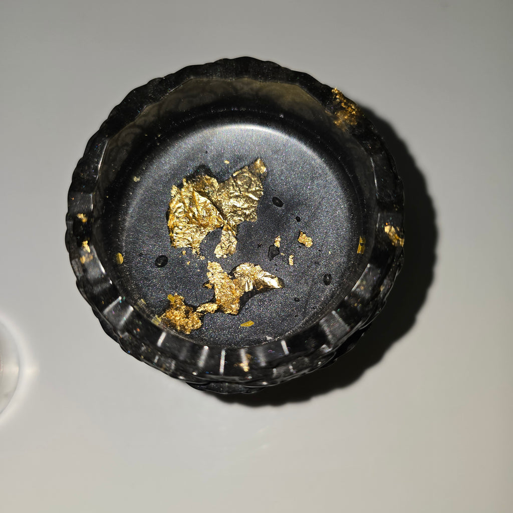 Handmade Resin Tealight Holder – Small Decorative Candle Base (7 × 7 cm.)