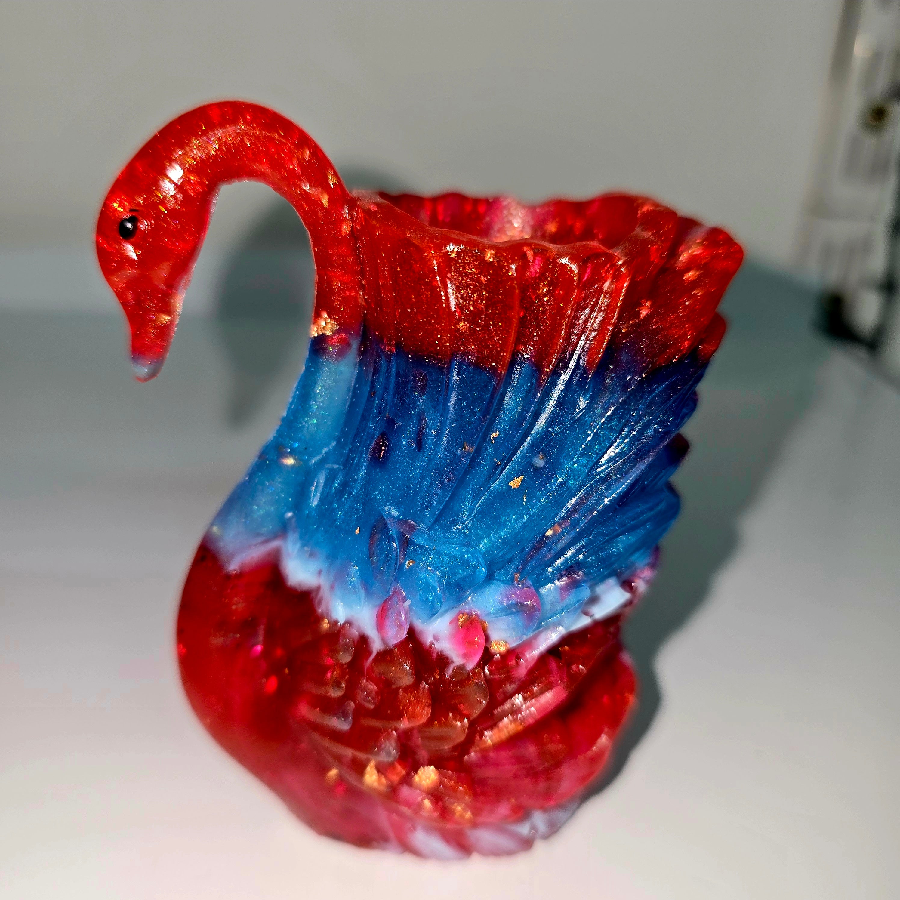 Handmade Epoxy Resin Swan Mini Vase – Decorative Home Accent (Approx. 10 cm)