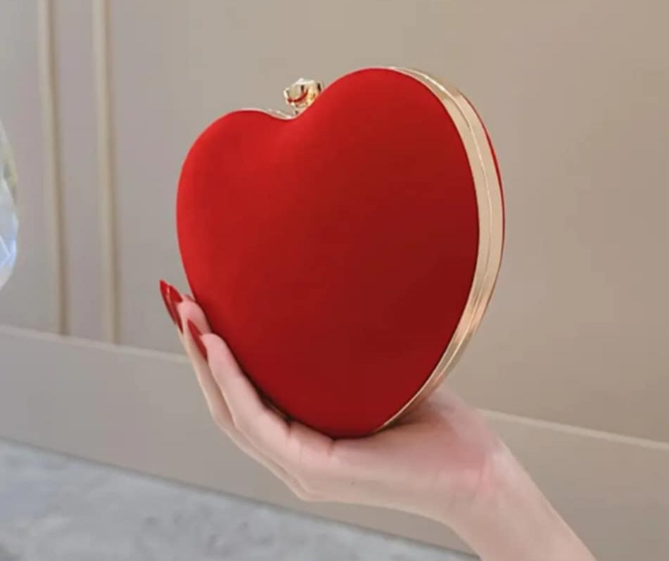 Elegant heart-shaped clutch bag for special occasions