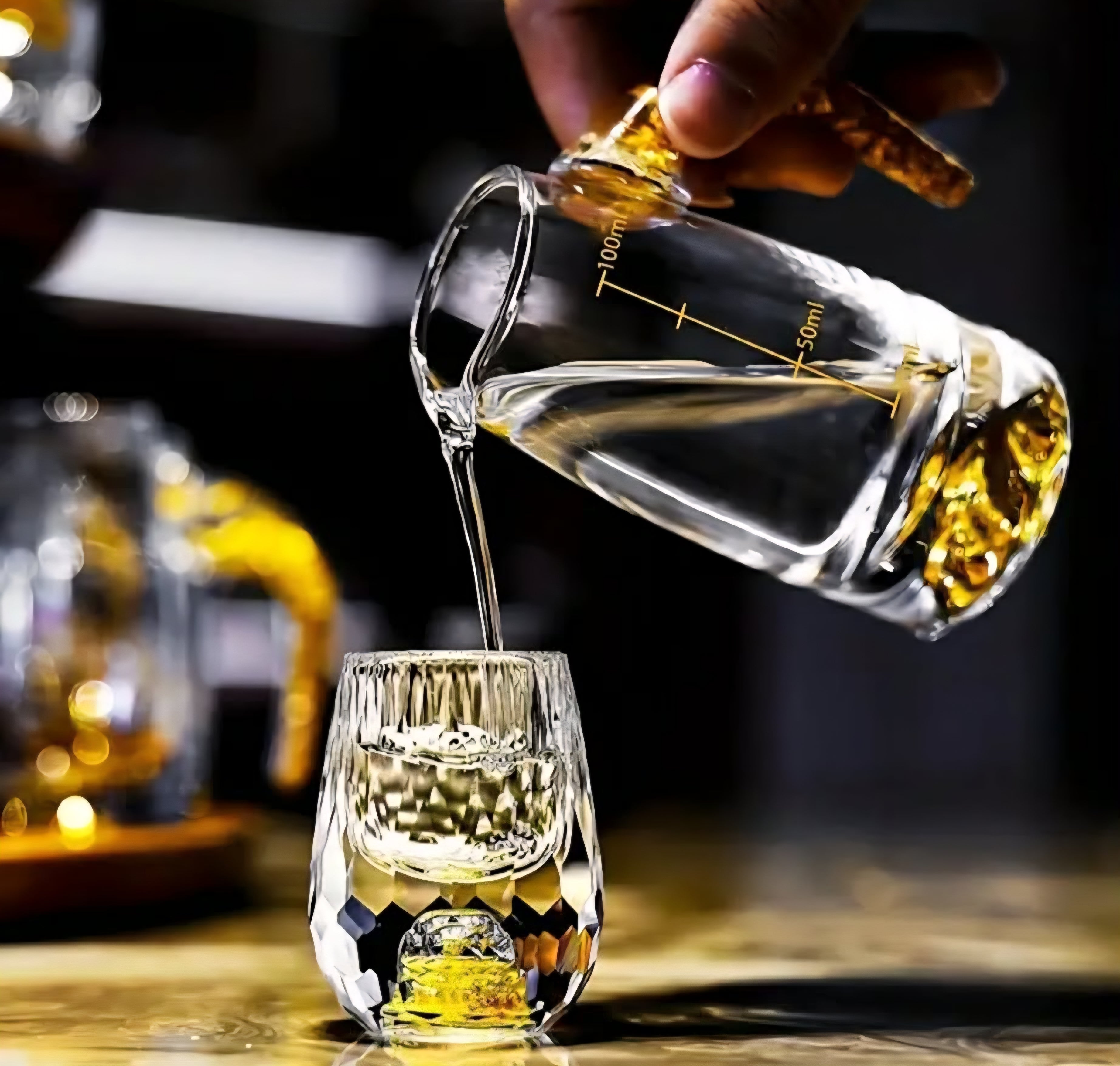 Premium Crystal Whiskey Glassware Set – 6 Old Fashioned Glasses with Decanter