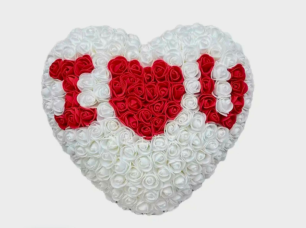 Artificial Rose Heart – Romantic Flower Decoration (23 × 23 cm)