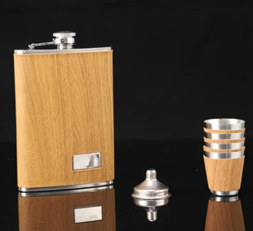 Luxury Gentleman Flask Set with Shot Glasses – Classic Wood Design