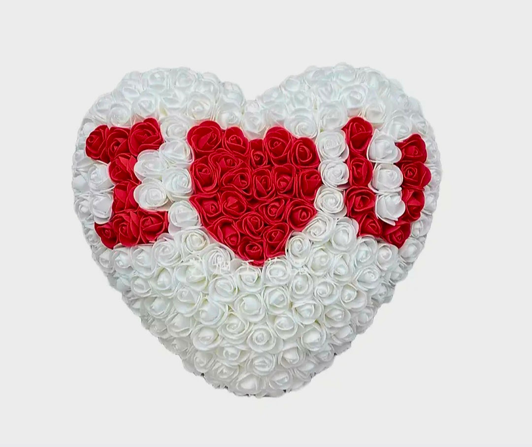 Artificial Rose Heart – Romantic Flower Decoration (23 × 23 cm)