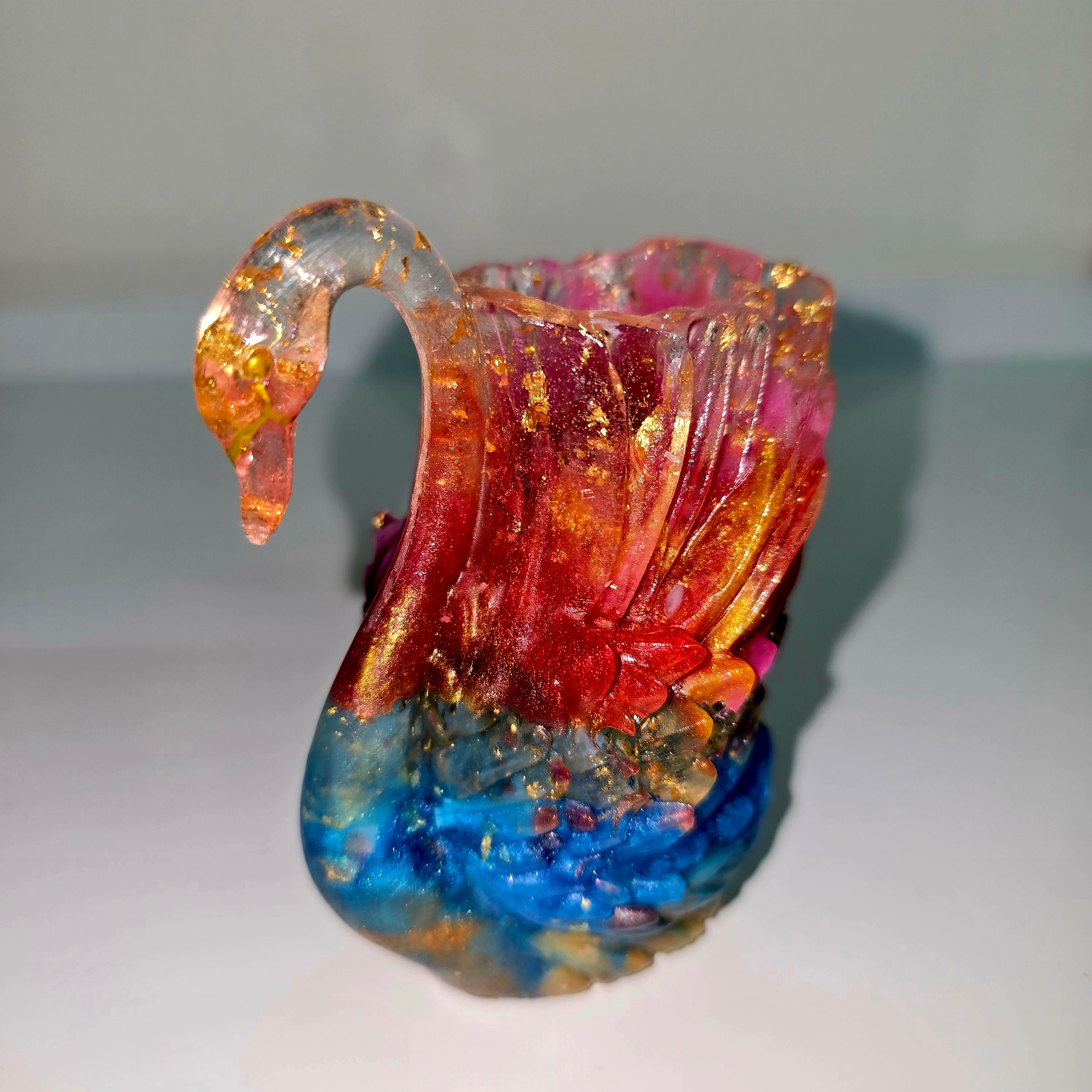 Handmade Epoxy Resin Swan Mini Vase – Decorative Home Accent (Approx. 10 cm)