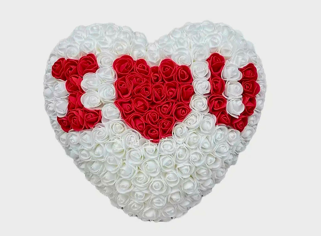 Artificial Rose Heart – Romantic Flower Decoration (23 × 23 cm)