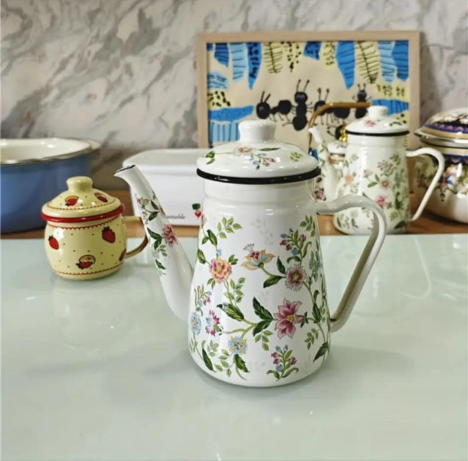 Floral Enamel Kettle – 1.2L Vintage Style Tea & Coffee Pot